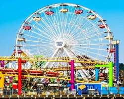 The beach set an example of being environmental-friendly many times, one of which is the solar-powered Pacific Wheel.